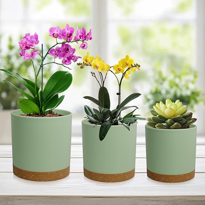 WSMKSZ 5 Pack Cylindrical Flower Pots with 7/6.5/6/5/4 inch, Modern Small Plastic Plant Pots with Drainage Holes & Saucers, Round Planter Pots for Outdoor, Indoor & Office Decor (Green Brown)