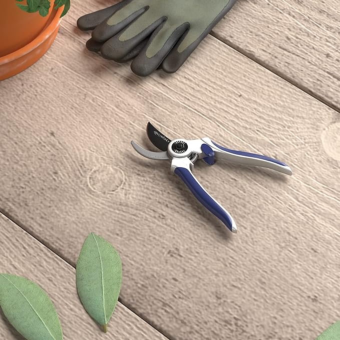 Amazon Basics Professional Bypass Pruning Shears, Lightweight Garden Clippers for Cutting Flowers, Trimming Plants, 7-inch Steel Garden Scissors, Blue