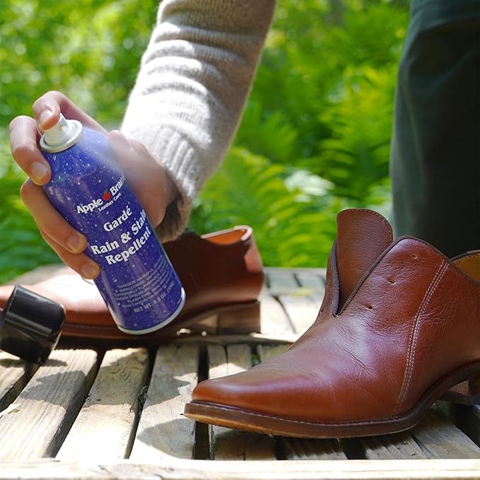 Apple Brand Garde Rain & Stain Water Repellent - Protector Spray For Handbags, Purses, Shoes, Boots, Accessories, Furniture - Won't Alter Color - Great For Vachetta