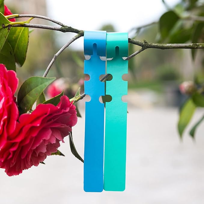 200Pcs Blue Plant Labels Plant Tags Wrap Around Hanging Tags Adjustable Outdoor Nursery Garden Labels Sun-Proof Reusable Tree Markers with 2pcs Waterproof Permanent Marker Pen (200pcs Blue)