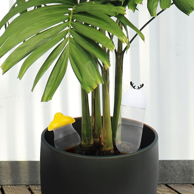 Self Watering Planter Insert - Plastic Plant Watering Globes, Large Volume Self Watering Globes, Durable Terracotta Watering Stakes Plant Waterer for Holiday Vacation