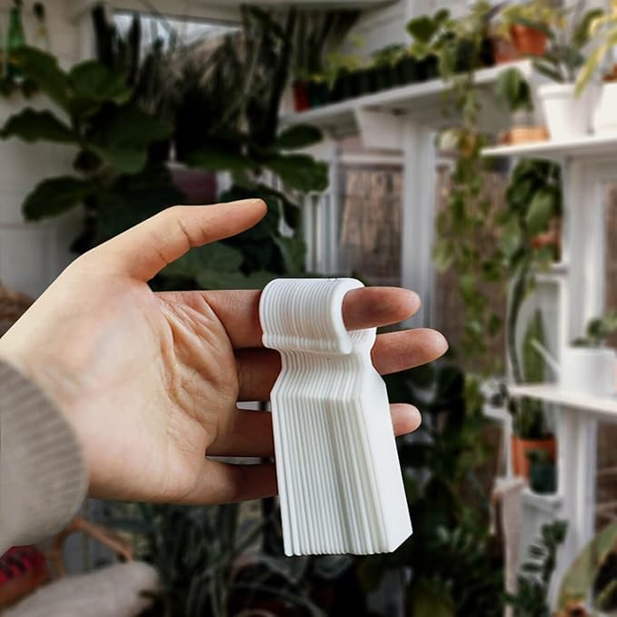MHY 100 Pcs Thick Plastic Labels - Garden Waterproof Plant Tags - 4.3 inch Color Hanging Markers for Potted Plants, Nurseries, Trees, Gardening (Apple Blue)