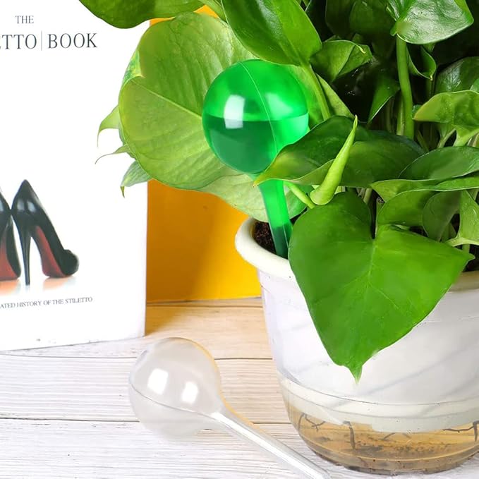 Yahpetes Automatic Watering Globe Plant Watering Globes Plastic Watering Bulbs Waterer Flower Water Drip Irrigationdevice Self Watering System (Clear+Green)