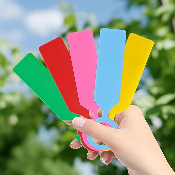 LOKIPA 100PCS Plant Labels, Plastic Plant Tree Tags Waterproof Plant Markers & Labels for Outdoors Plants Greenhouse Accessories (Mixed Color Labels with 1PCS Permanent Marker Pen)