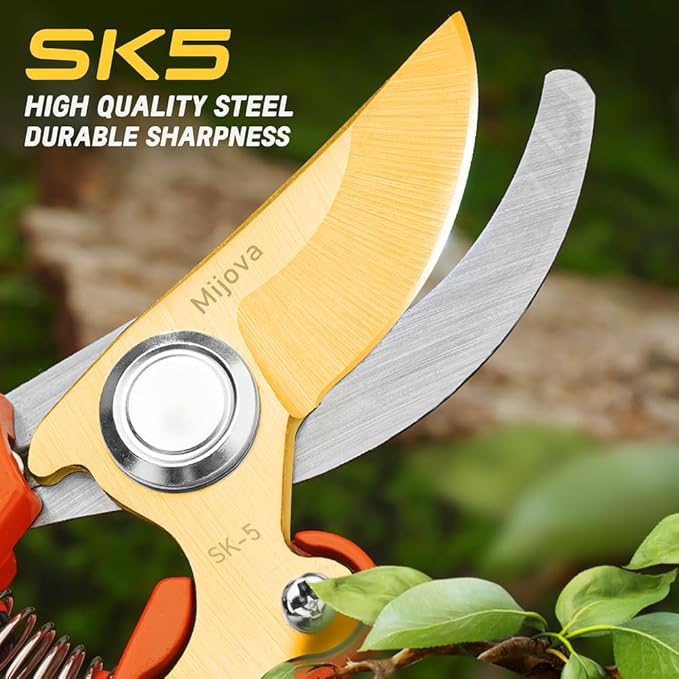 Garden Shears, Sharp Japanese SK5 Steel Blade Effortlessly Prunes 1/4" Branches, Hand Pruners Heavy Duty Professional Bypass, Garden Scissors & Flower Trimmers (golden)