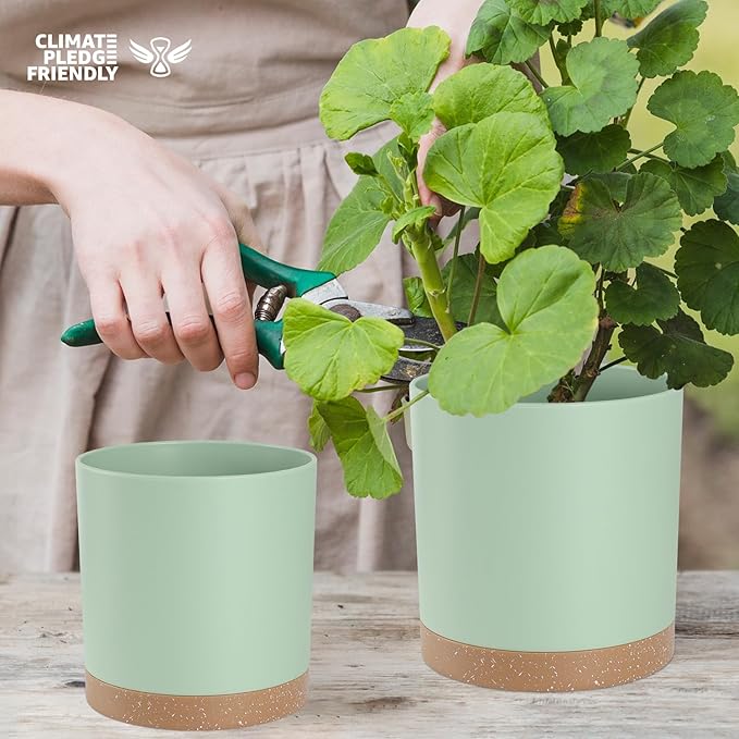 YNNICO Plant Pots with Drainage Holes and Saucers – 7, 6.5, 6, 5, 4 Inch Plastic Planters for Indoor Outdoor Plants, Modern Matte Finish, Lightweight & Durable（Green）