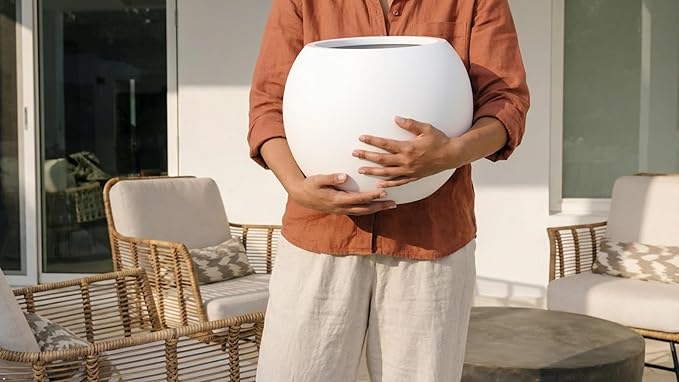 KUTE NEST 9.7" H x 12" D Premium Globo Fiberstone Round Planter with Drainage Hole, Smooth Finishes, Weather Resistant for Indoor and Outdoor Use, Included 2 Extra Coco Mats (White, 7.8" Pot Opening)