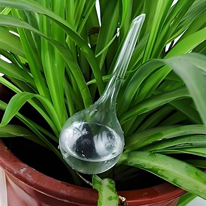 Plant Watering Globes, 2Pcs Plastic Plant Automatic Water Bulbs Flower Self Feeder Balls Irrigation Device Auto Waterer Planter Insert Stakes for Indoor Outdoor Garden Potted