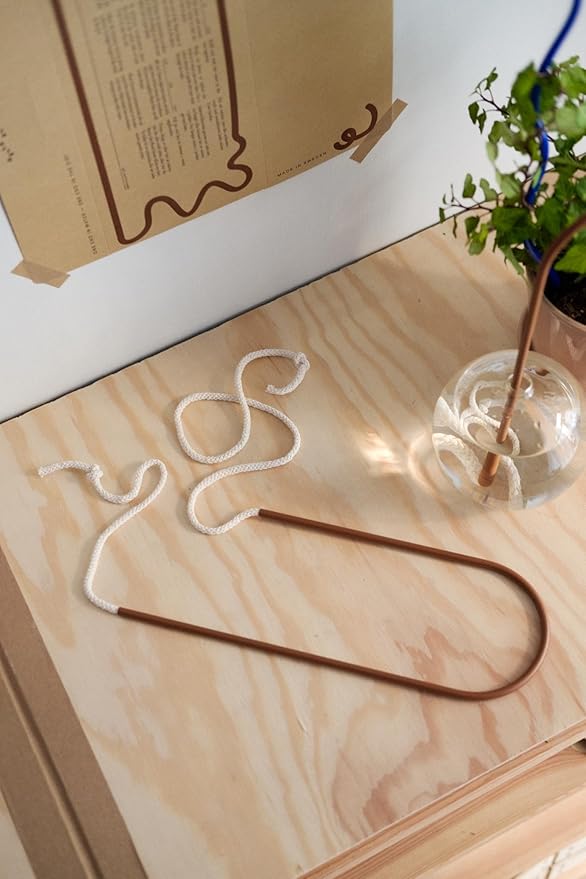 Beautiful Self-Watering Wick System for Effortless Plant Care, Automatic Drip Irrigation, Sustainable & Stylish Scandinavian Design, Ideal for House Plants (M, Brown Terracotta)