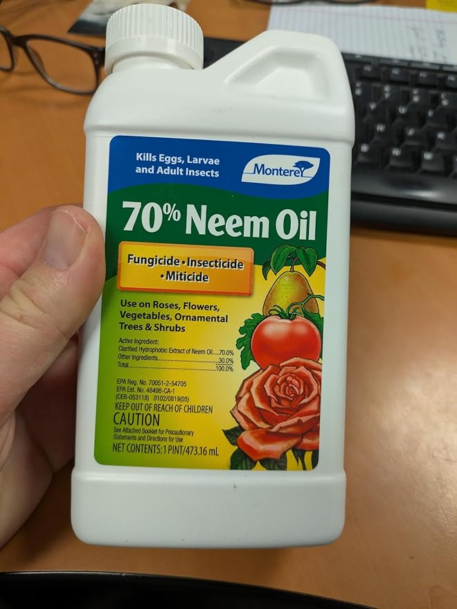 Monterey 70% Neem Oil Fungicide/Insecticide/Miticide with Spoon – Controls Powdery Mildew, Black Spot, Rust, Spider Mites, Aphids, and More – For Use on Roses, Vegetables, Fruits, and Flowers – 1 Pint