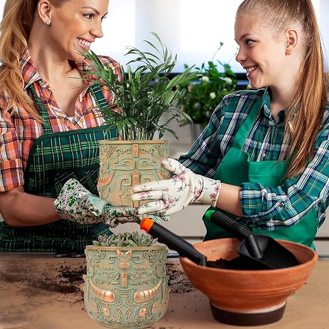 Midogaigai Tribal Vintage Face Planter,Lightweight Unique Plant Pots with Drainage,Eclectic Small Succulent Flower Planters Pots for Outdoor&Indoor Plants,Funny Garden Pot for Room Decor(5.5in)