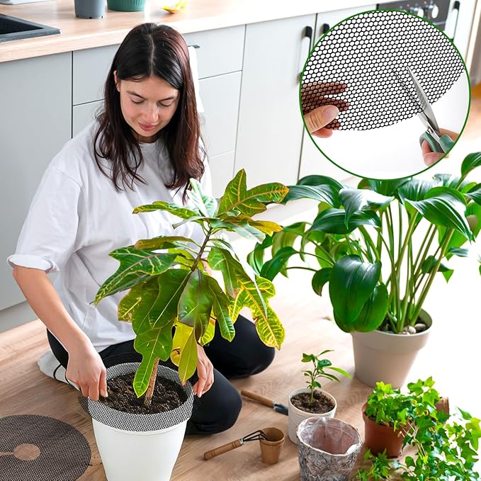 Pack 10 Plant Pot Grids, 11.8" Trim-to-Fit Plant Pot Soil Covers Protectors from Animals,Plant Pot Soil Guard for Indoor Outdoor Plant Protection with 30 Metal Stakes