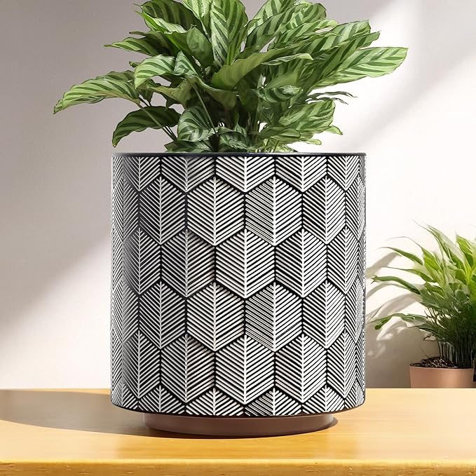 GUGUGO Plant Pots Hexagonal Pattern, Boho Modern Planters for Indoor Plants, Unique Decorative Flower Planter Pot with Drainage, Cute Small Succulent Pots, Eclectic Funky Gardening Pot Gifts, Black