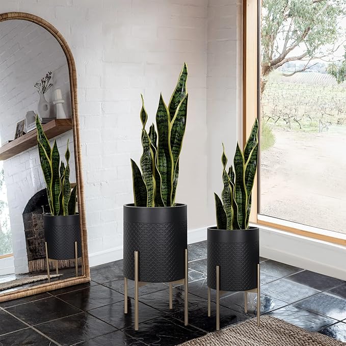 Oakrain Planters for Indoor Plants, Set of 2 Mid Century Modern Planter with Stand, Decorative Metal Planter Pots for Living Room, Office, Garden or Balcony, Matte Black, 10"&12"