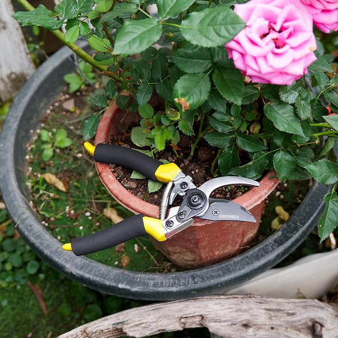 Kemaier Pruning Shears for Gardening, Professional Garden Shears with Non-Slip Ergonomic Handles & Blade Cover, Sharp Garden Clippers for Trimming Branches, Shrubs, and Plants