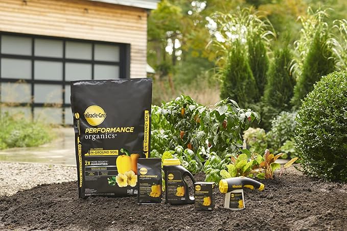 Miracle-Gro Performance Organics Garden Feeder, 12 oz. - Includes First Feeding of Miracle-Gro Performance Organics Plant Nutrition Inside - Feed Vegetables, Flowers and Herbs While Watering
