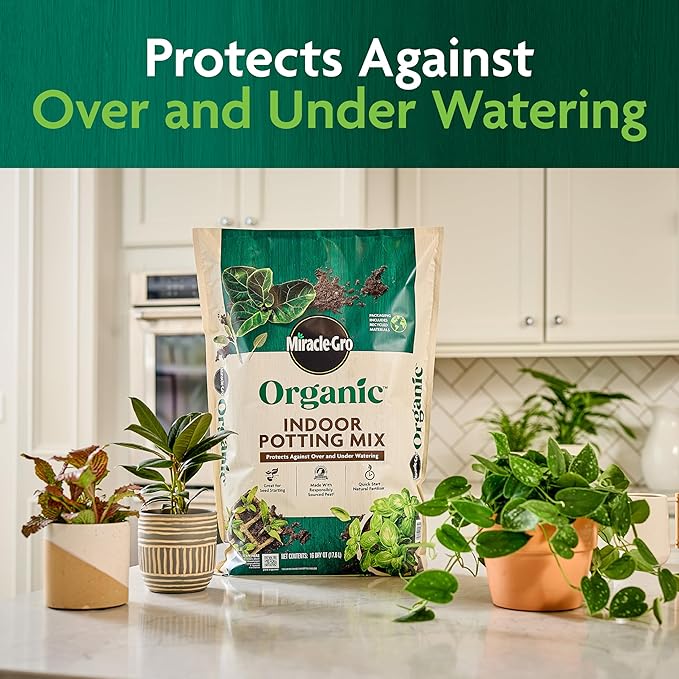 Miracle-Gro Organic Indoor Potting Mix - Protects Against Over and Under Watering, Planting Soil for Indoor Container Plants, Houseplants and Starter Plants, OMRI Listed, 8 qt.