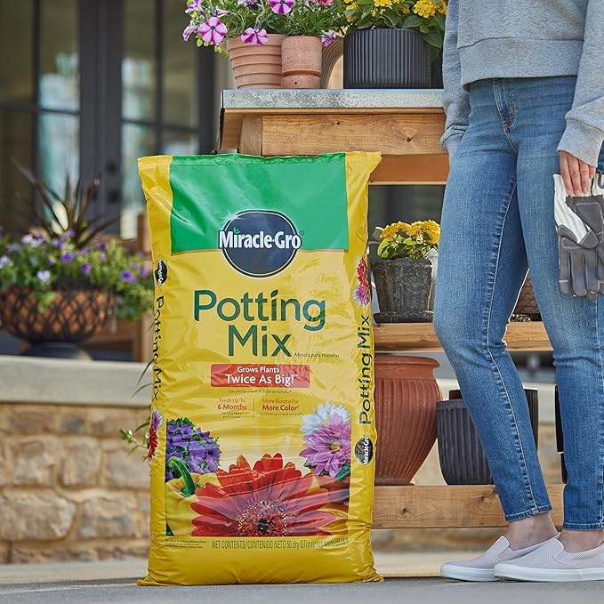 Miracle-Gro Potting Mix - Potting Soil for Vegetables, Flowers, Annuals, Perennials, Shrubs and Other Container Potted Plants, Feeds up to 6 Months, 50 qt. (39-Bag Pallet)