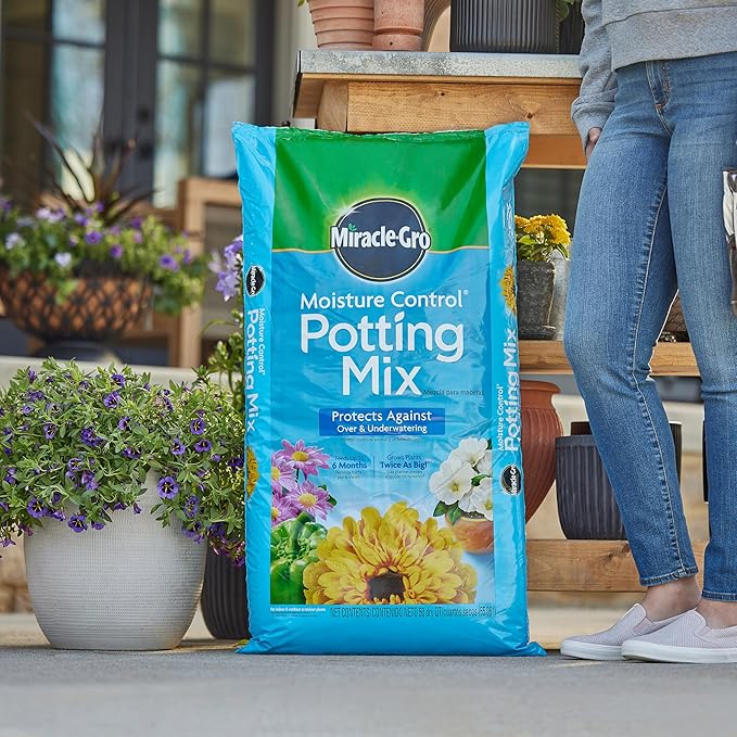Miracle-Gro Moisture Control Potting Mix - Plant Soil for Container Plants, Protects Against Over- and Under-Watering, 50 qt. (39-Bag Pallet)