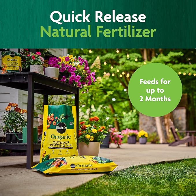 Miracle-Gro Organic Outdoor Potting Mix - Plant Soil for Outdoor Container Plants, Contains Quick-Release Natural Fertilizer, OMRI Listed, 16 qt.